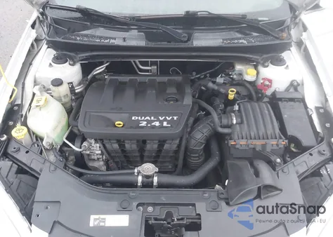 2014 Chrysler 200 Lx z USA, uszkodzony, nr VIN 1C3CCBAB4EN231563